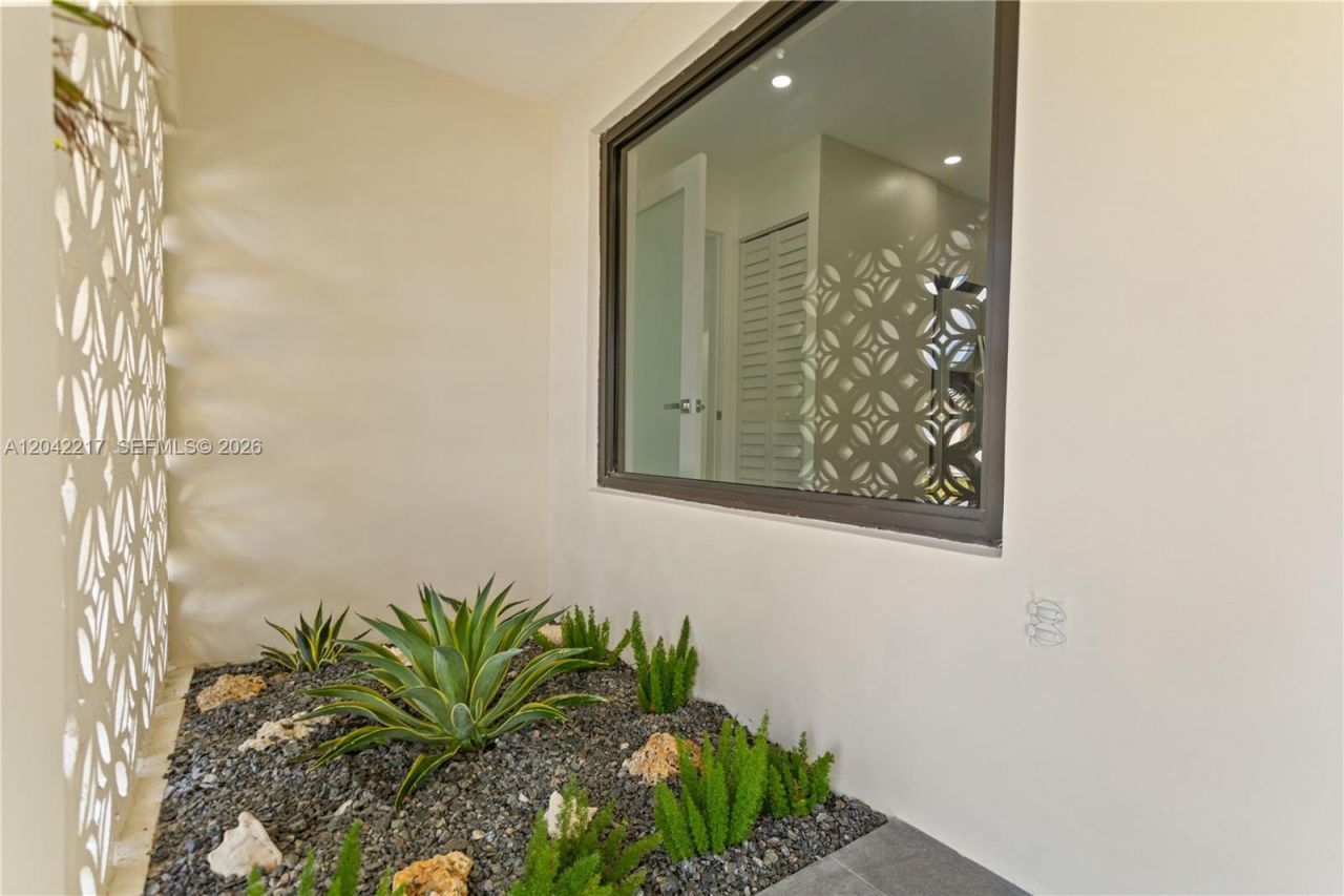 2431 Sabal Palm Dr, Miramar, FL 33023 Photo