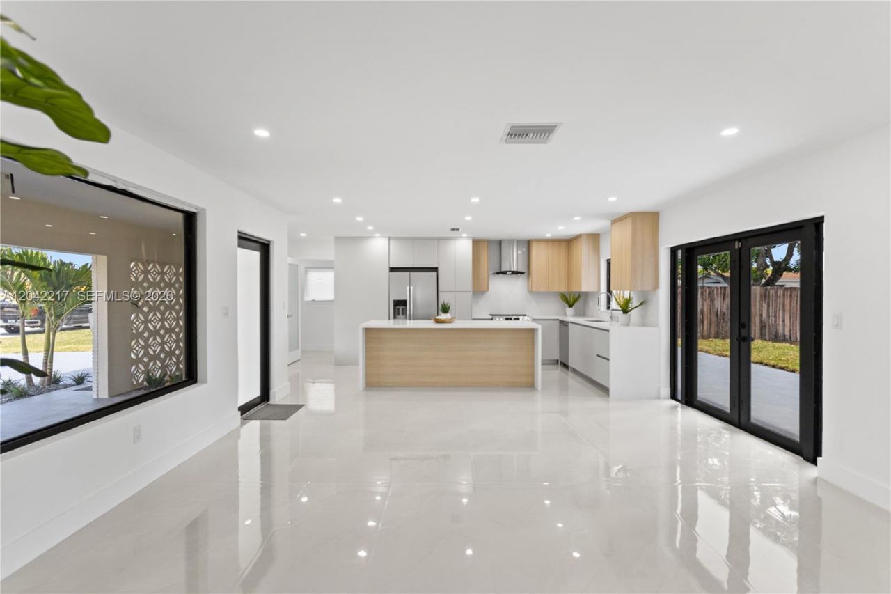 2431 Sabal Palm Dr, Miramar, FL 33023 Photo