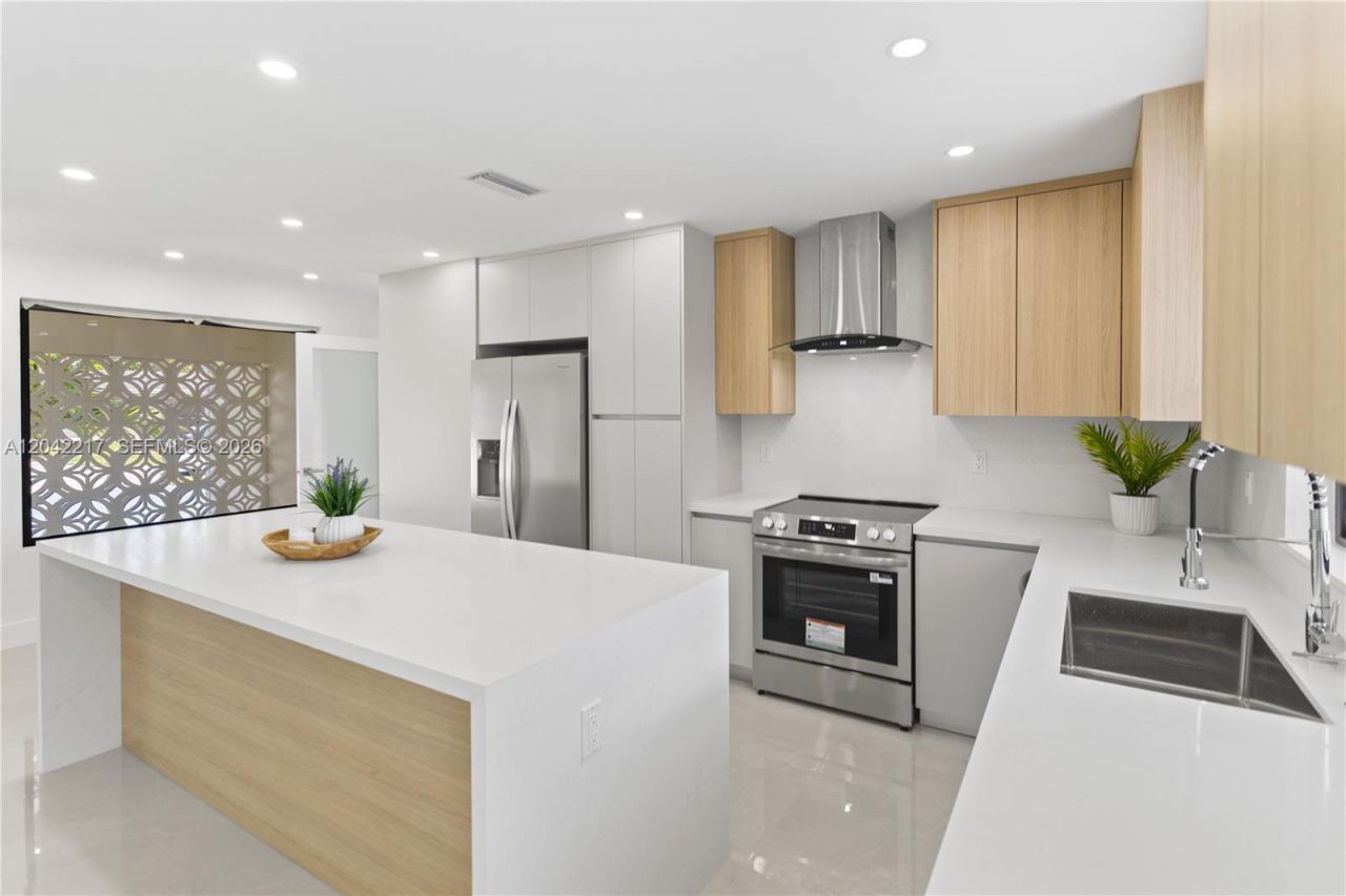 2431 Sabal Palm Dr, Miramar, FL 33023 Photo