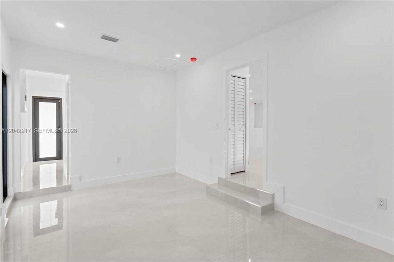 2431 Sabal Palm Dr, Miramar, FL 33023 Photo
