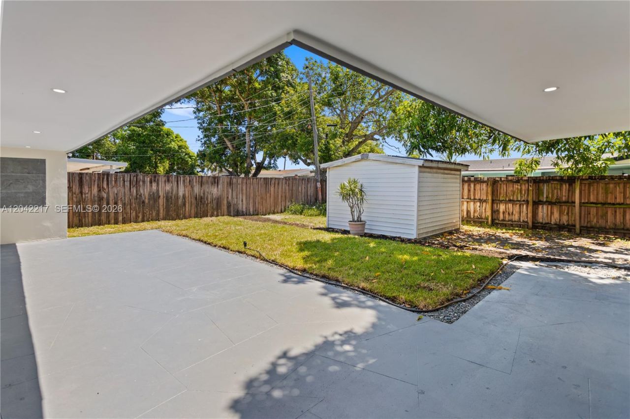 2431 Sabal Palm Dr, Miramar, FL 33023 Photo