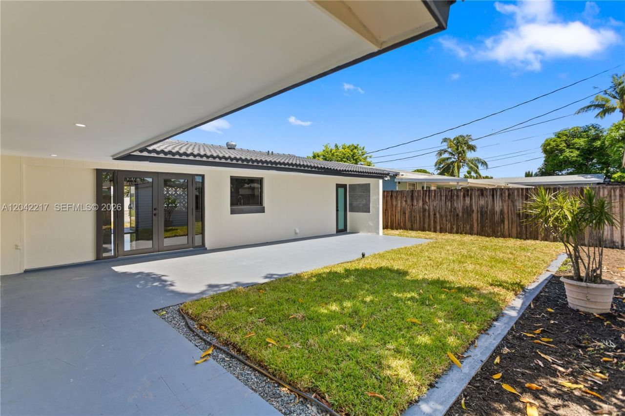 2431 Sabal Palm Dr, Miramar, FL 33023 Photo