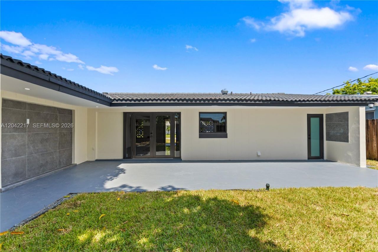 2431 Sabal Palm Dr, Miramar, FL 33023 Photo