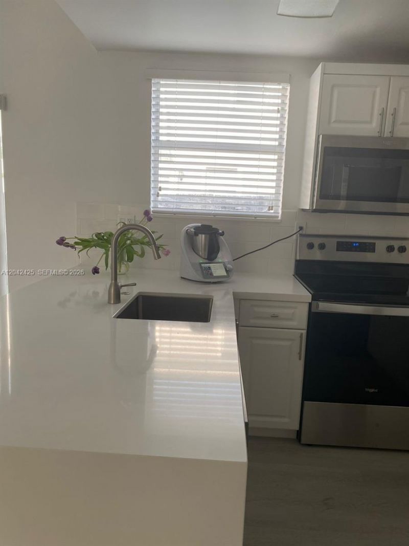 5245 NW 112th Ave , Unit 8, Doral, FL 33178 Photo