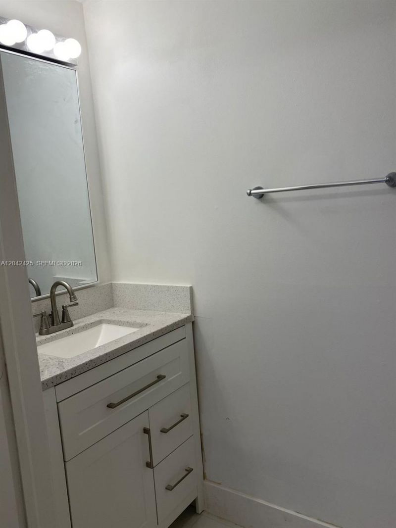 5245 NW 112th Ave, Unit 8, Doral, FL 33178 Photo