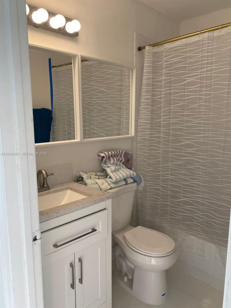 5245 NW 112th Ave, Unit 8, Doral, FL 33178 Photo