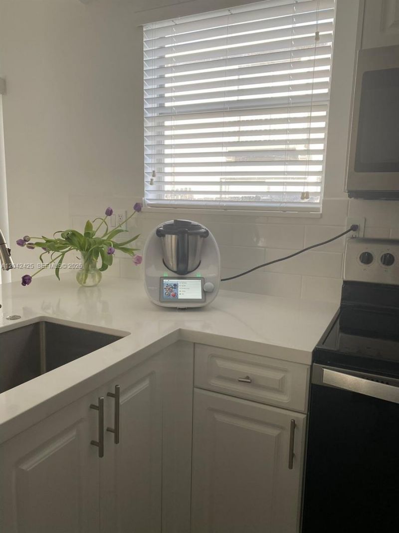 5245 NW 112th Ave, Unit 8, Doral, FL 33178 Photo