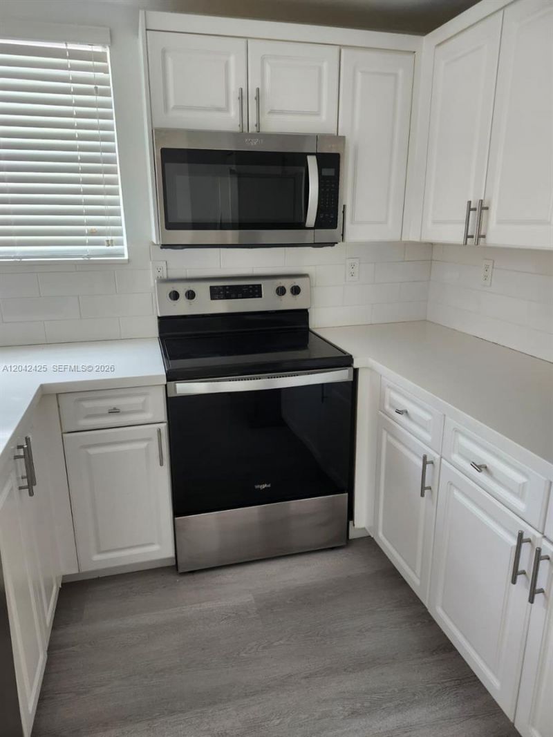 5245 NW 112th Ave, Unit 8, Doral, FL 33178 Photo