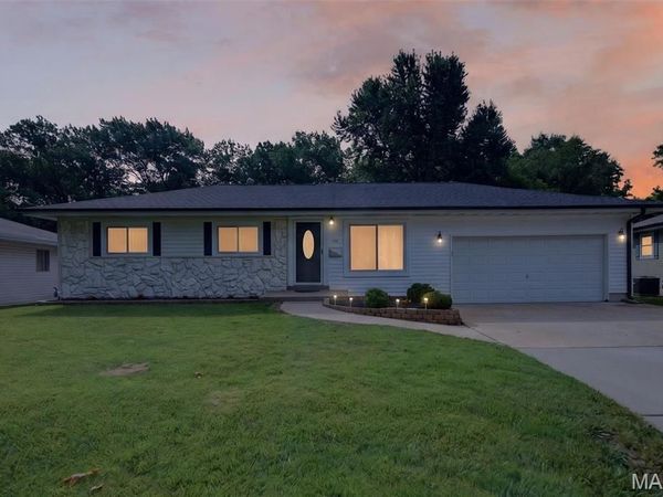 38 Country Life Drive, O'Fallon, MO 63366
