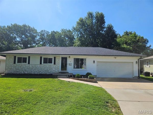 38 Country Life Drive , O'Fallon, MO 63366