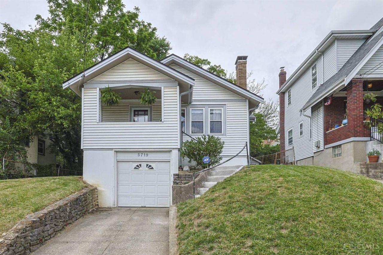 5719 Lester Road, Cincinnati, OH 45213 Main Photo