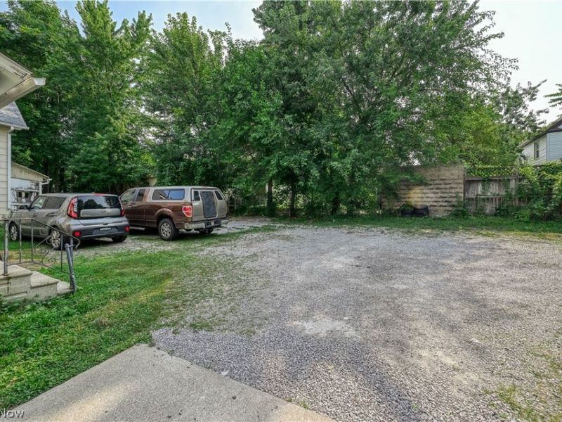 501 Rentschler Street, Akron, OH 44304 Photo 3