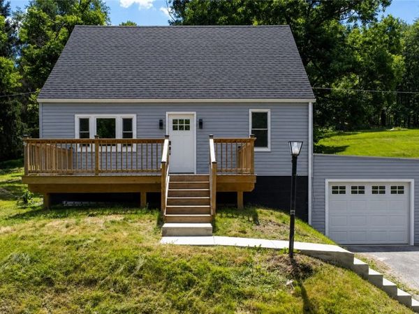 985 Blackhawk Rd, Beaver Falls, PA 15010