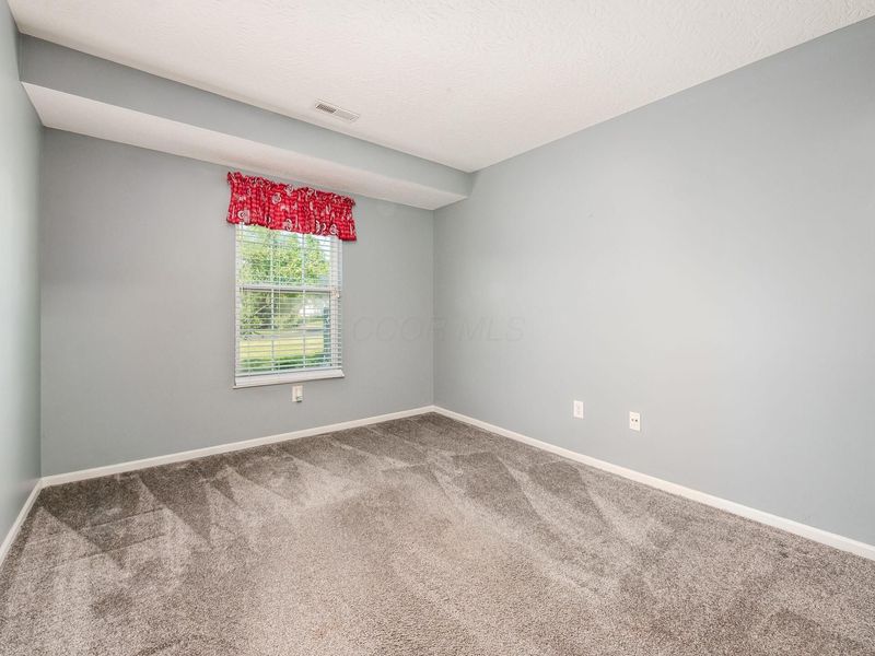 8371 Greyhawk Circle, Columbus, OH 43240 Photo 17