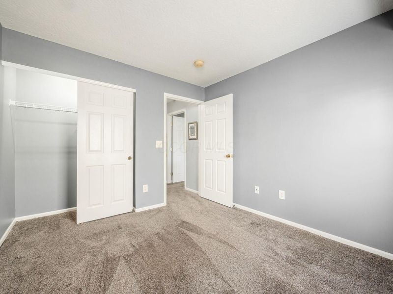 8371 Greyhawk Circle, Columbus, OH 43240 Photo 18