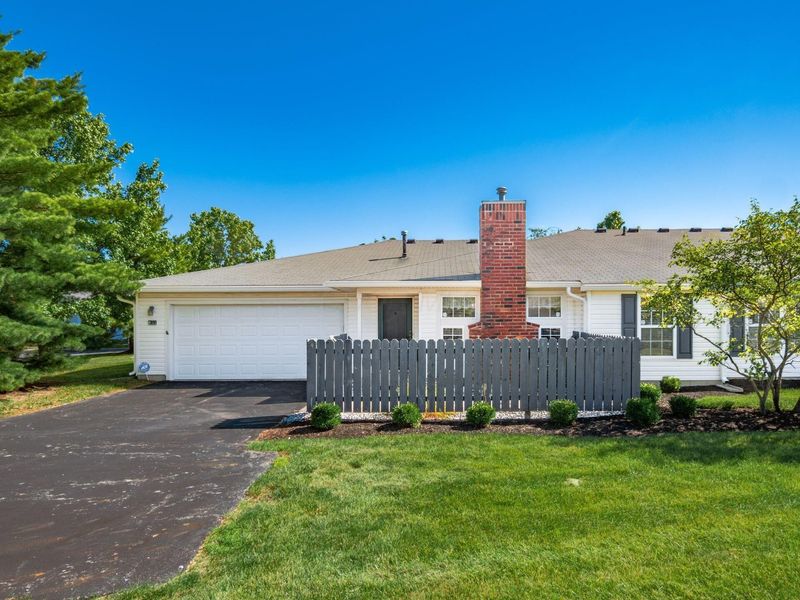 8371 Greyhawk Circle, Columbus, OH 43240 Photo 2