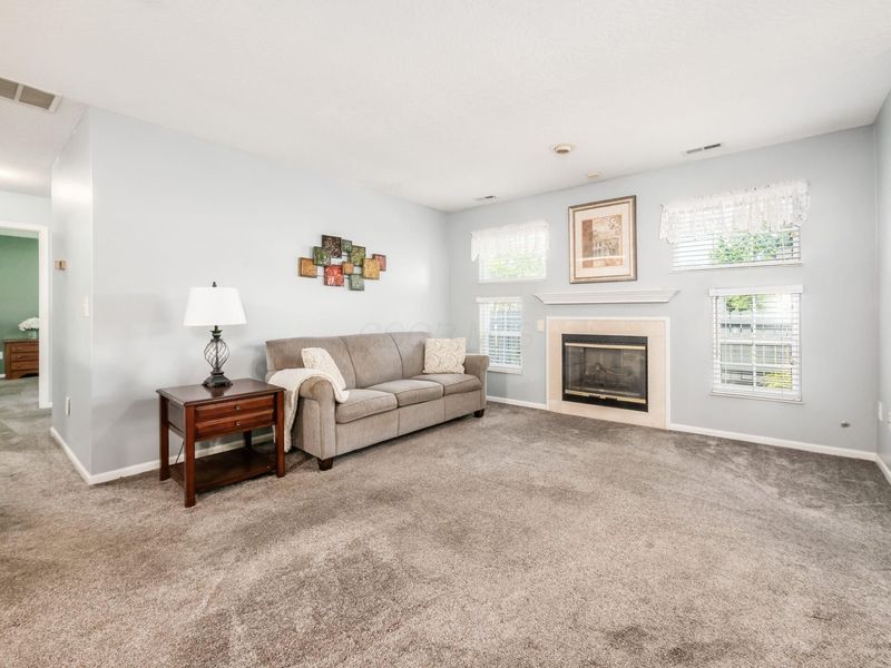 8371 Greyhawk Circle, Columbus, OH 43240 Photo 5