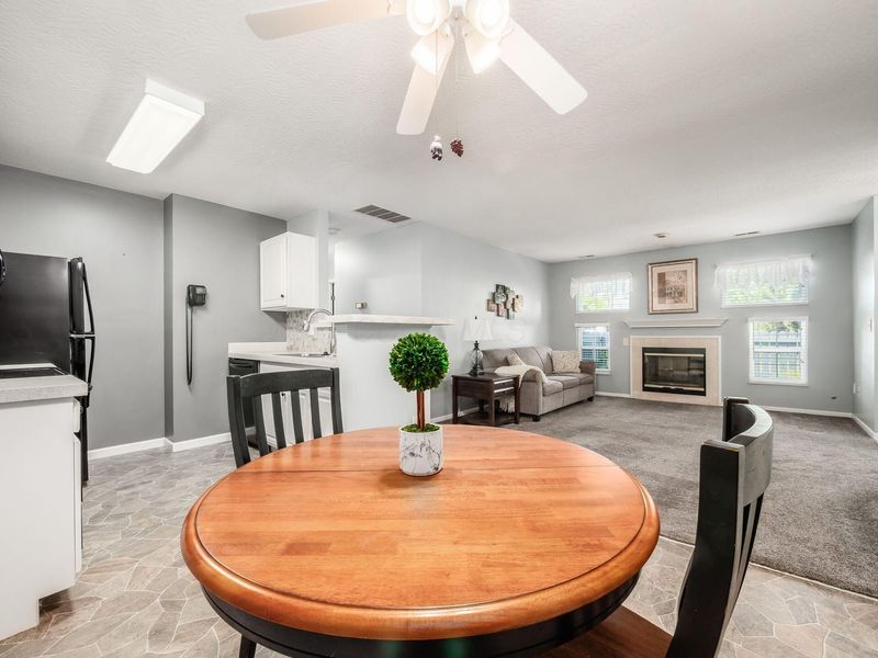 8371 Greyhawk Circle, Columbus, OH 43240 Photo 8