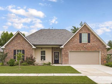 39240 Pelican Ln, Prairieville, LA 70769