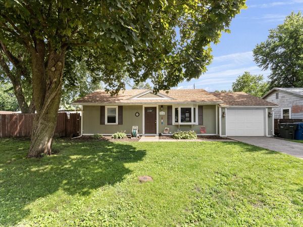 2714 W 70th Street , Davenport, IA 52806