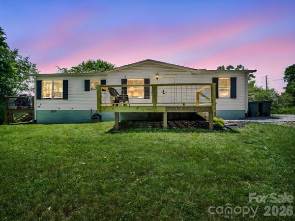 210 Banner Farm Road , Mills River, NC 28759