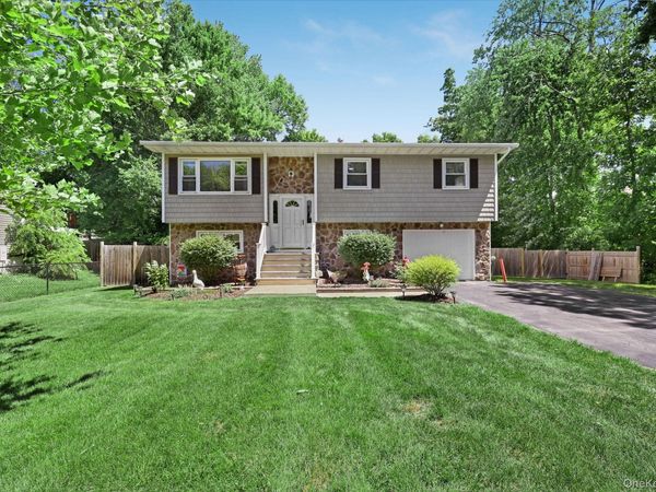 11 Danspence Road, Poughkeepsie, NY 12603