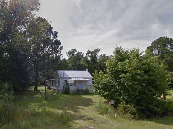 306 Neals Creek Road , Bayboro, NC 28515
