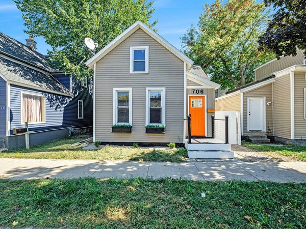706 Alpine Avenue NW, Grand Rapids, MI 49504