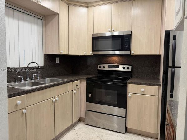 Unit 408, North Miami Beach, FL 33160