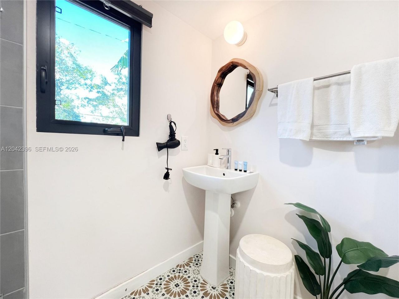 1240 NE 17th Ave, Unit 1, Fort Lauderdale, FL 33304 Photo