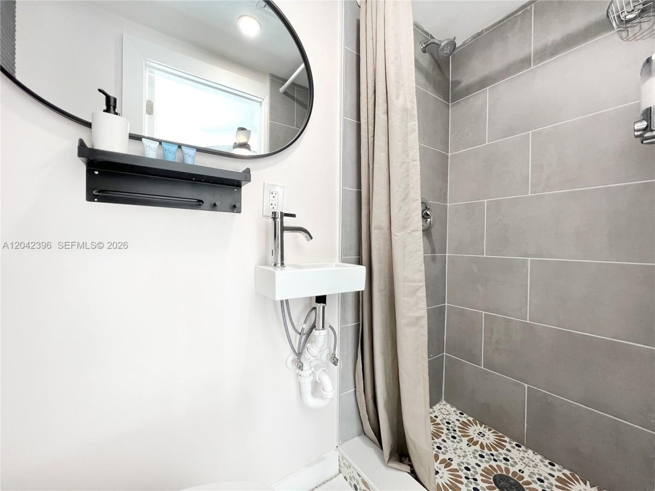1240 NE 17th Ave, Unit 1, Fort Lauderdale, FL 33304 Photo