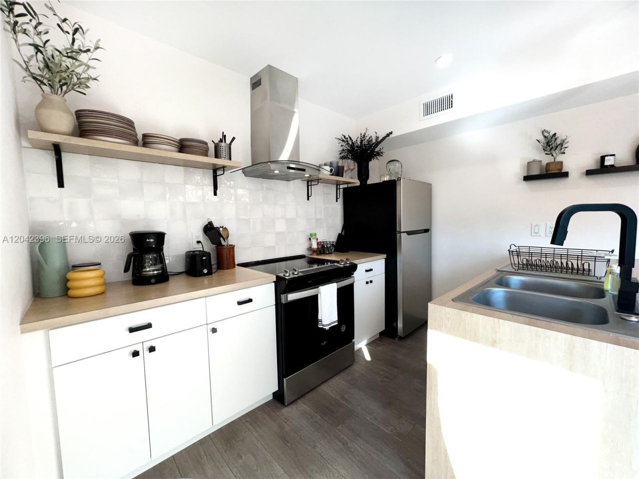 1240 NE 17th Ave, Unit 1, Fort Lauderdale, FL 33304 Photo