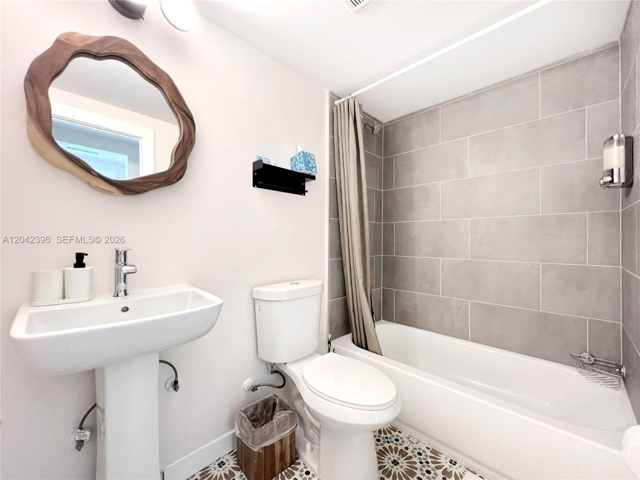 1240 NE 17th Ave, Unit 1, Fort Lauderdale, FL 33304 Photo