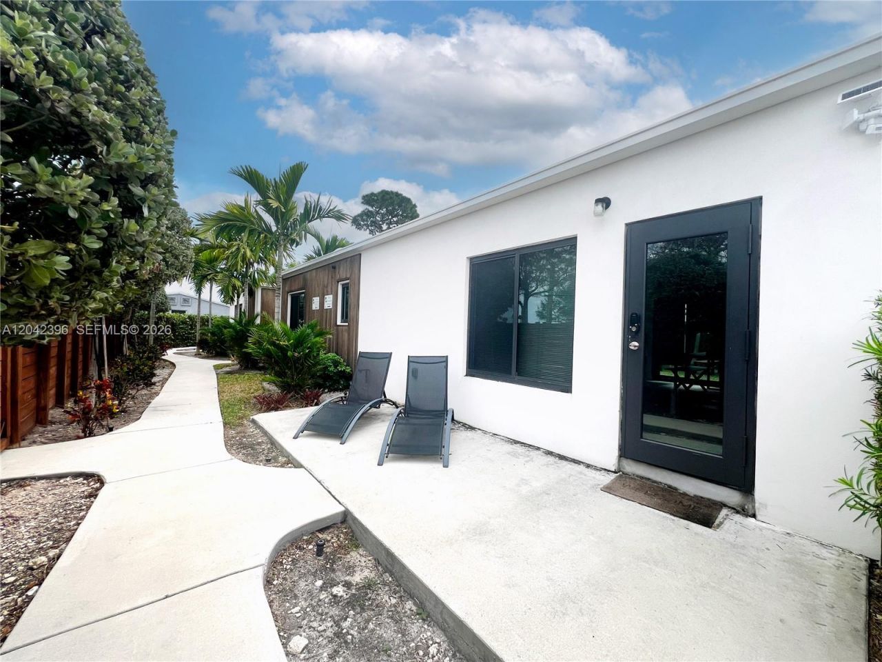 1240 NE 17th Ave, Unit 1, Fort Lauderdale, FL 33304 Photo