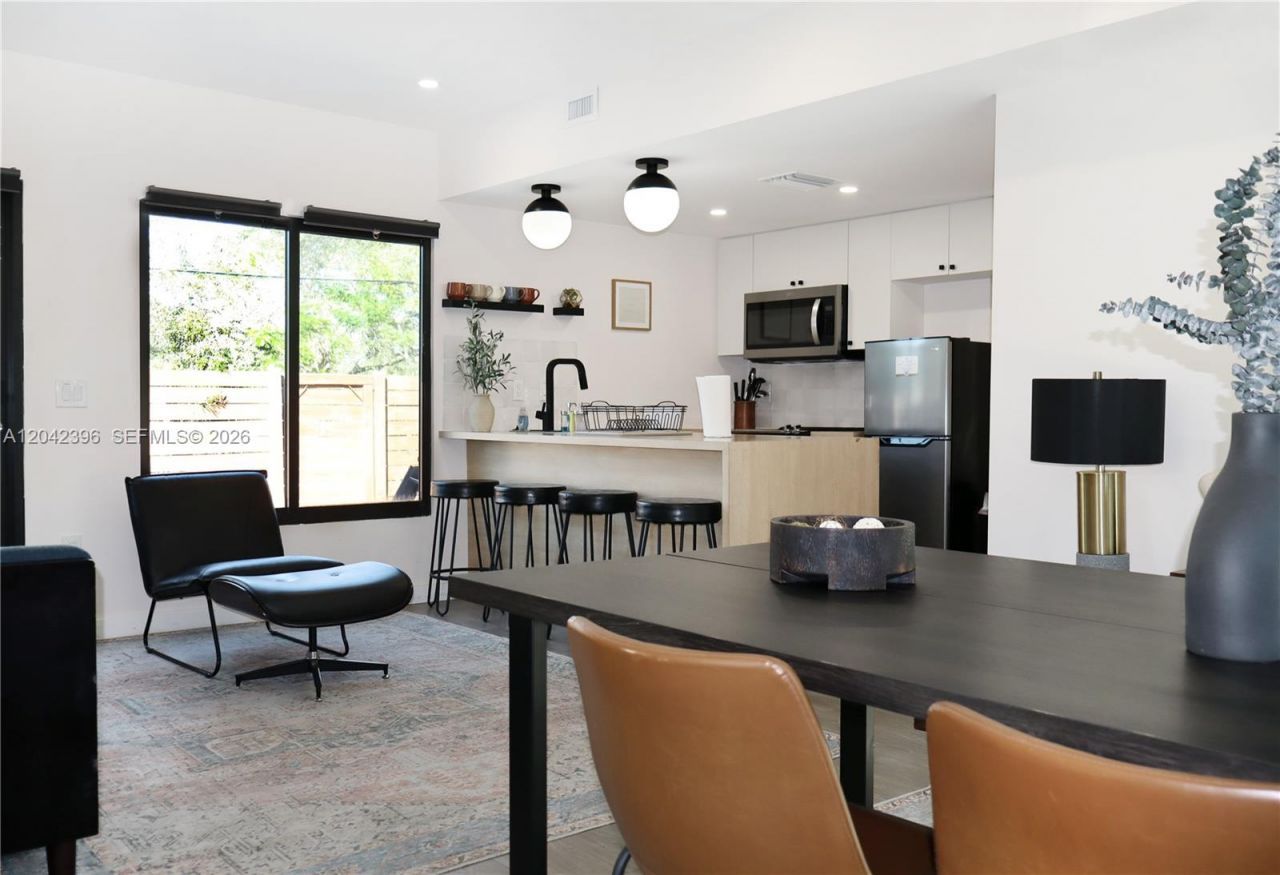 1240 NE 17th Ave, Unit 1, Fort Lauderdale, FL 33304 Photo