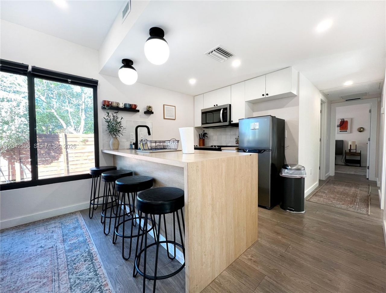 1240 NE 17th Ave, Unit 1, Fort Lauderdale, FL 33304 Photo