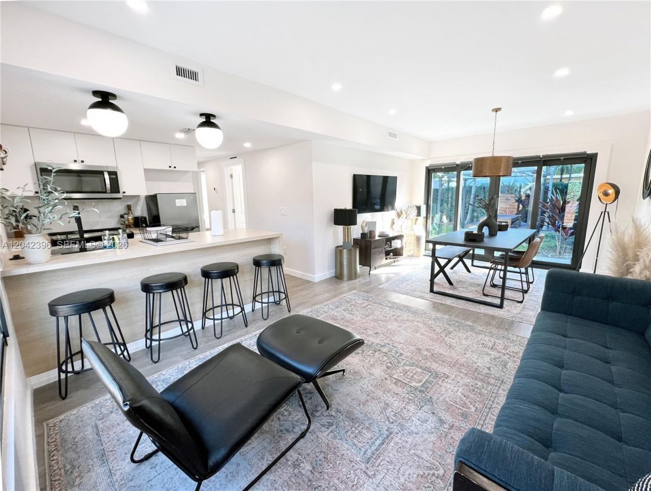 1240 NE 17th Ave, Unit 1, Fort Lauderdale, FL 33304 Photo