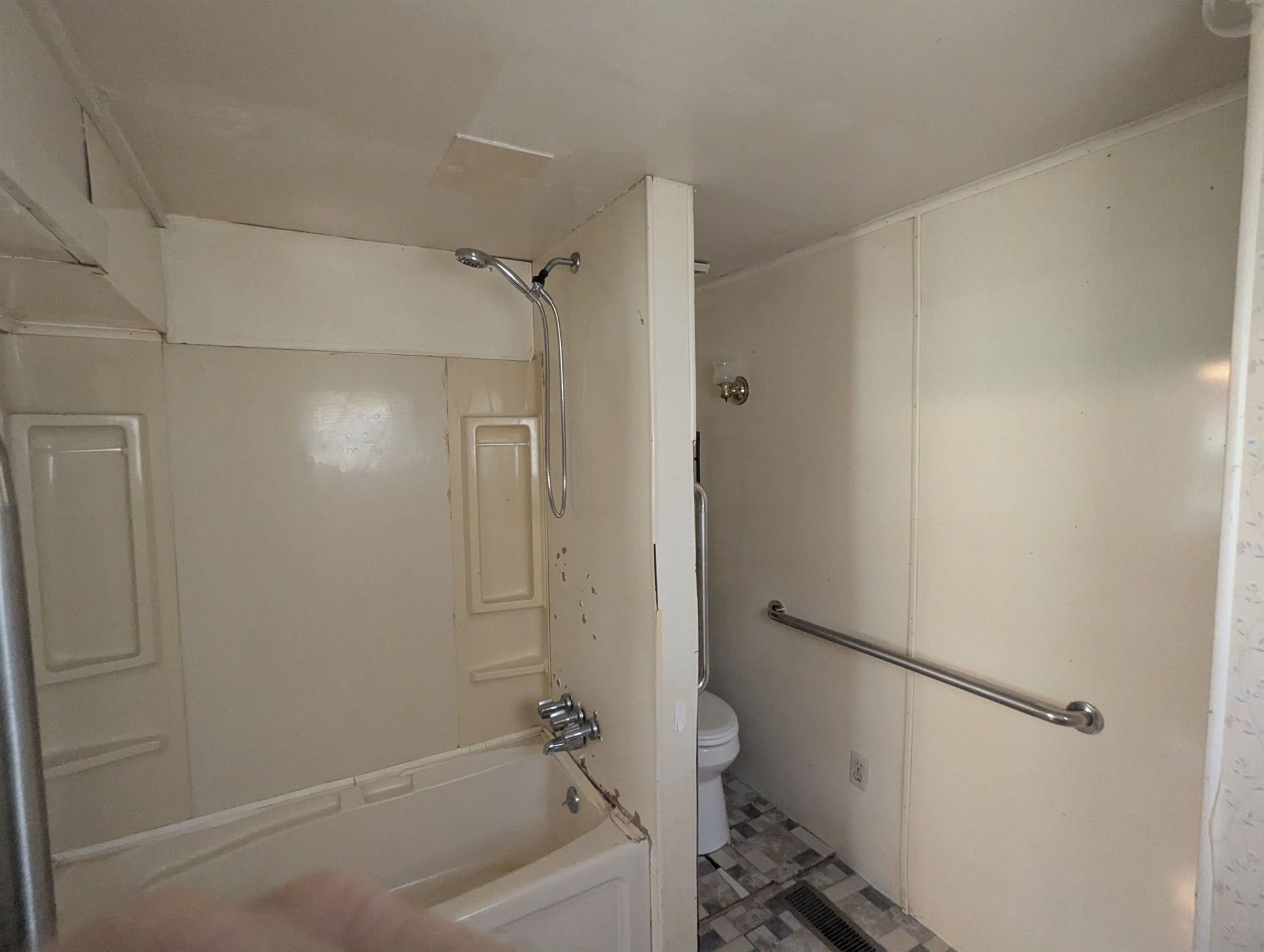 4878 South Fraser St. Photo 16