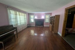 4878 South Fraser St. photo 4