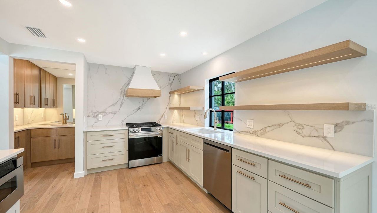 1041 Indian Beach Drive, Sarasota, FL 34234 Photo