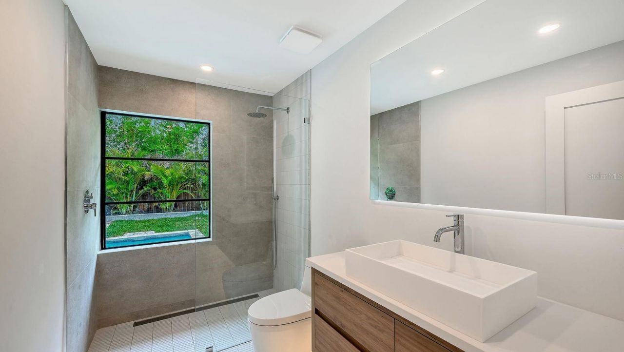 1041 Indian Beach Drive, Sarasota, FL 34234 Photo