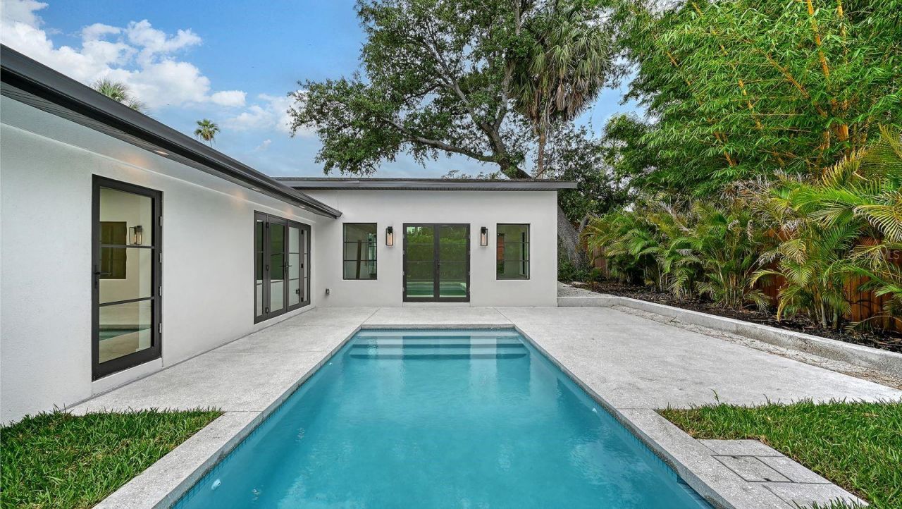 1041 Indian Beach Drive, Sarasota, FL 34234 Photo