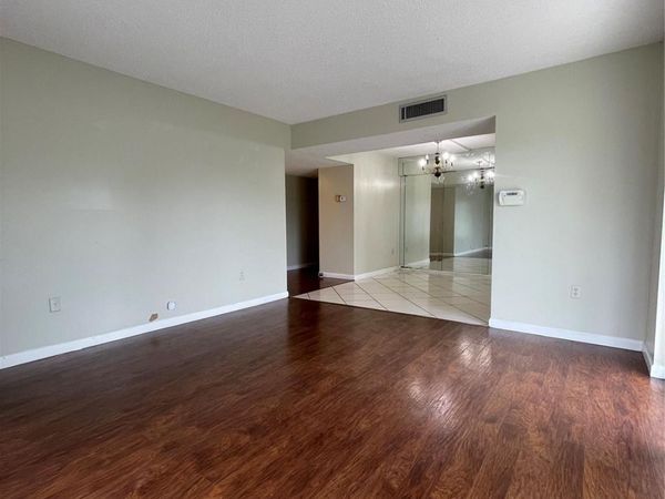 4158 Inverrary Drive, Unit 111, Lauderhill, FL 33319