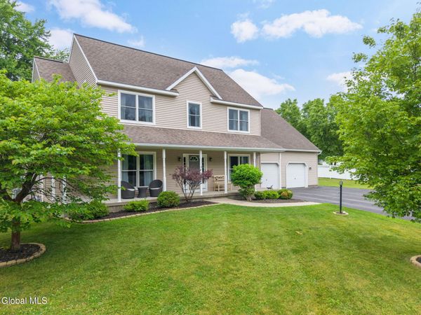 9 Thomas Drive, Wynantskill, NY 12198