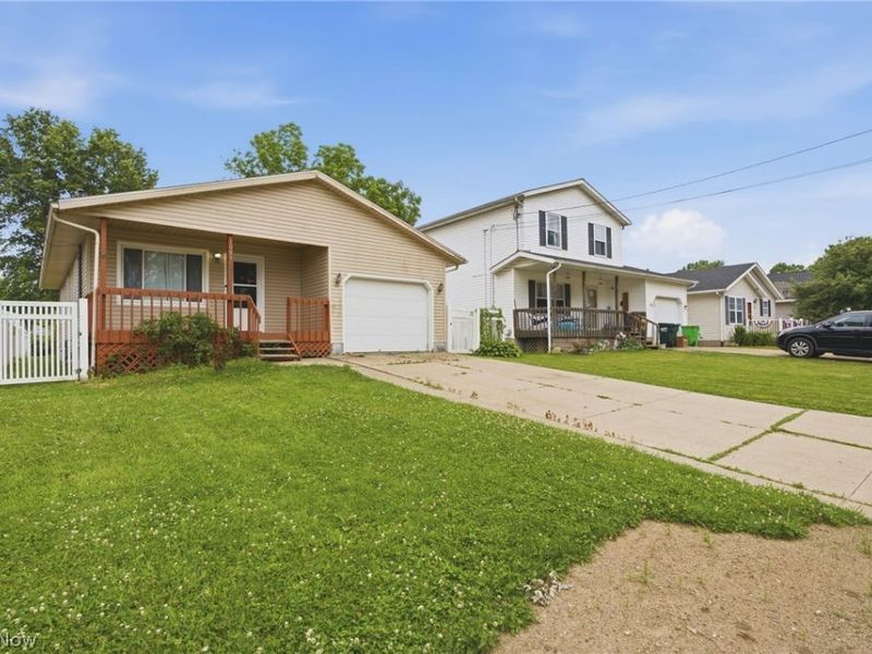 1094 Stratford Street, Barberton, OH 44203 Photo 3