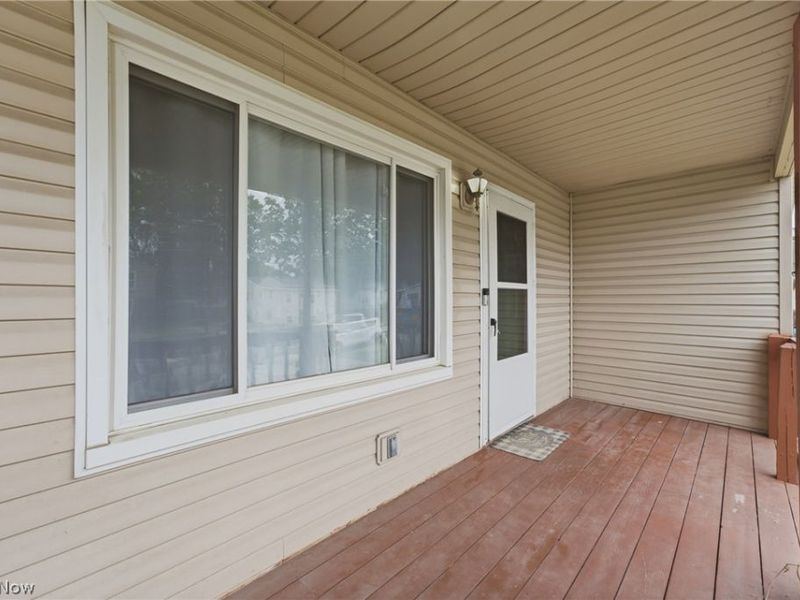 1094 Stratford Street, Barberton, OH 44203 Photo 4