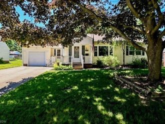 1495 Fairview Place Alliance, OH 44601