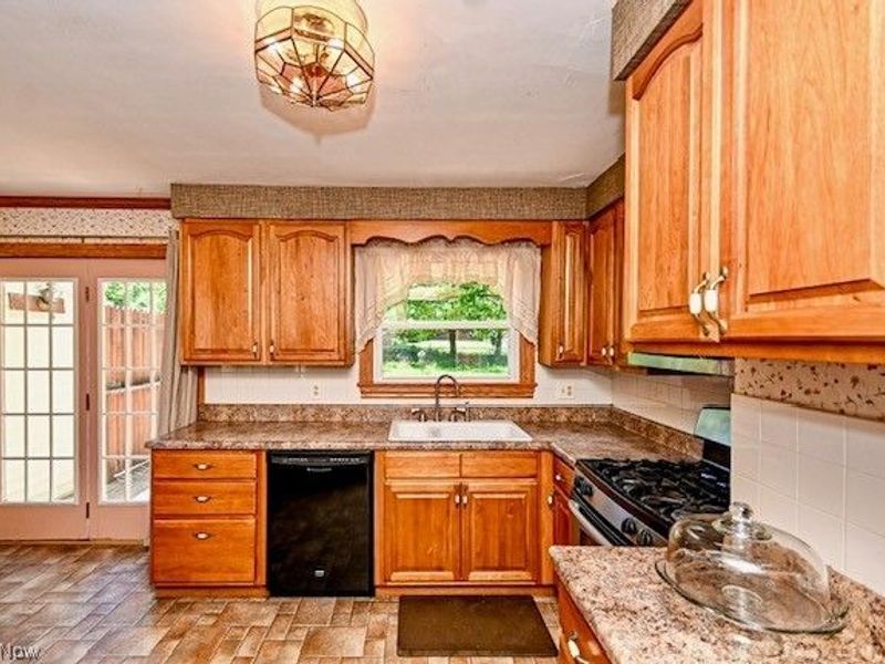 1495 Fairview Place, Alliance, OH 44601 Photo 10