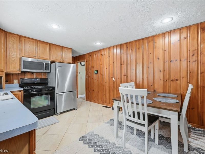 3192 Roselawn Drive, Niles, OH 44446 Photo 18