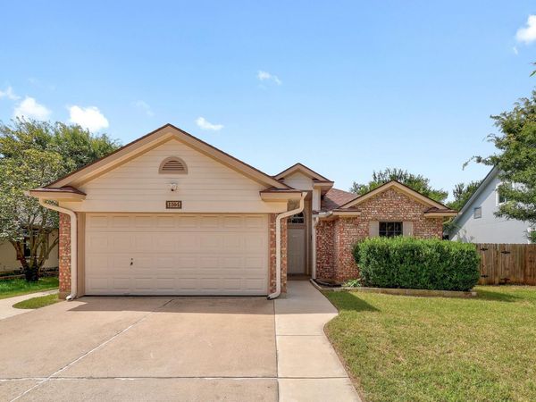 1304 Mountain Springs LN, Leander, TX 78641
